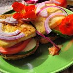 Pan-fried tofu sandwich with veggies